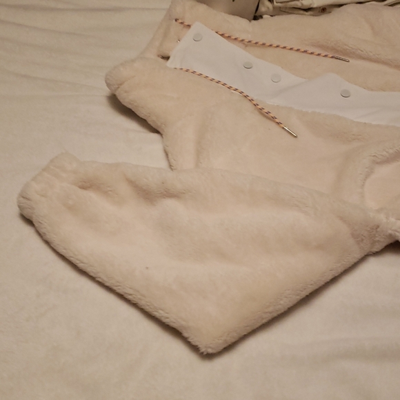 Urban Outfitters Jacket - Picture 2 of 3